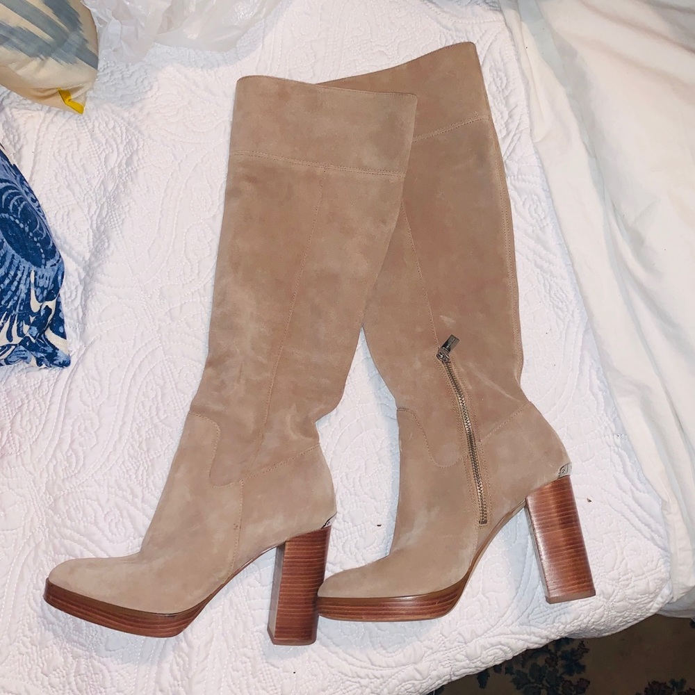 MICHAEL KORS SUEDE BOOTS!